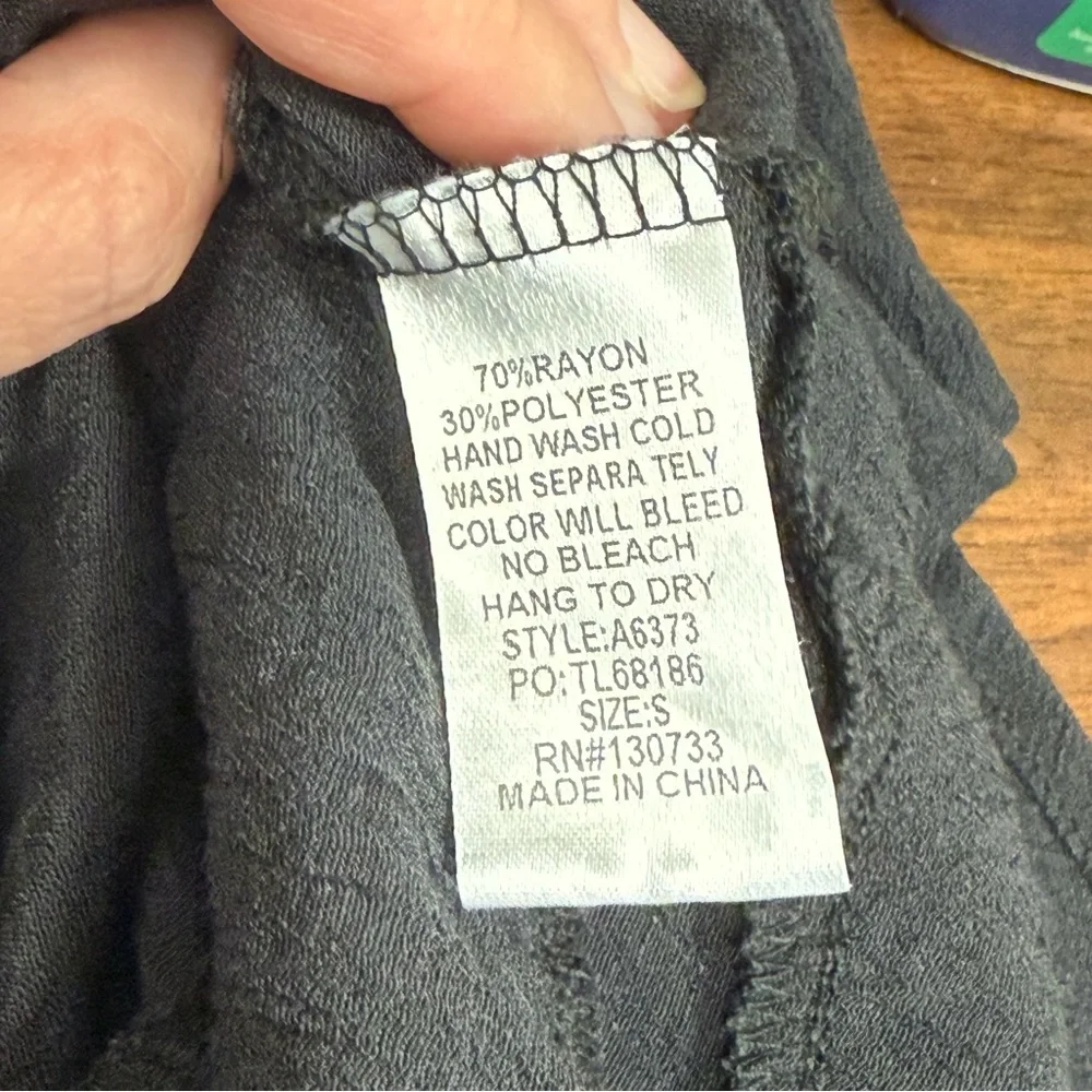 Umgee Black Button Front Tunic Top Small Boho Flowy Long Sleeve Casual Shirt - Picture 6 of 7